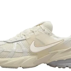 Кросівки жіночі Nike V2k Run "Pale Ivory" (HQ1512-110)