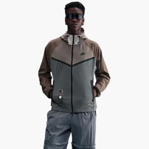 Nike Tech Pack Woven Windrunner
