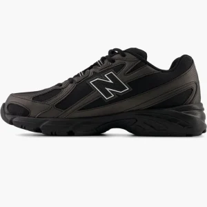 New Balance 740